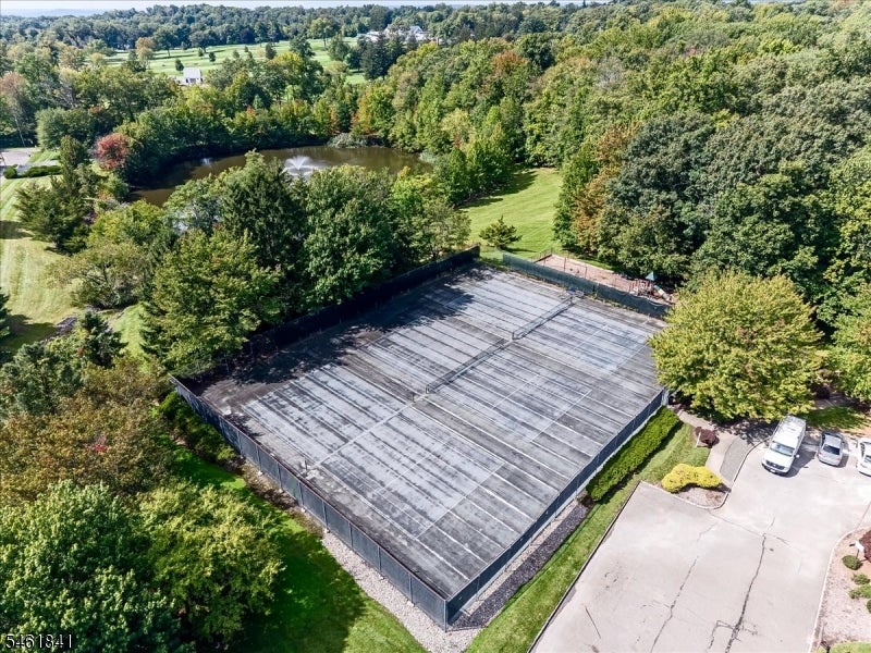 25 Knutsen Dr