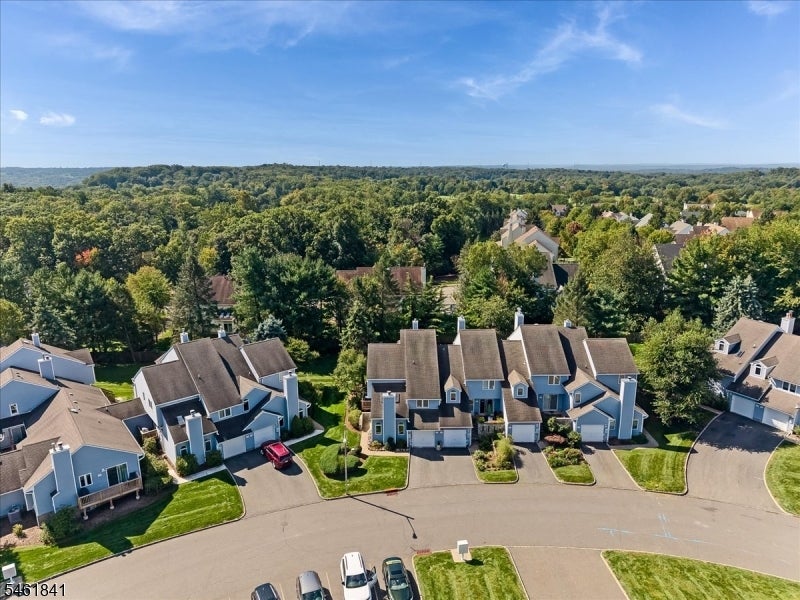 25 Knutsen Dr