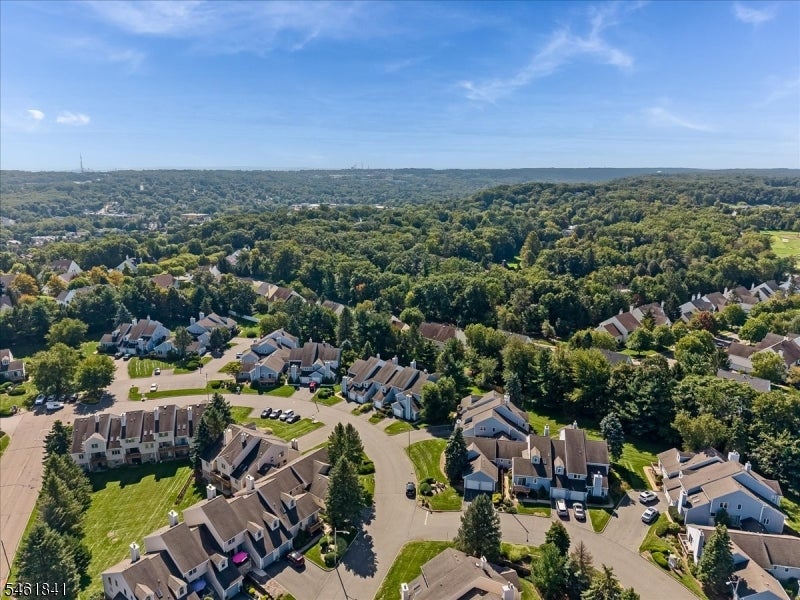 25 Knutsen Dr