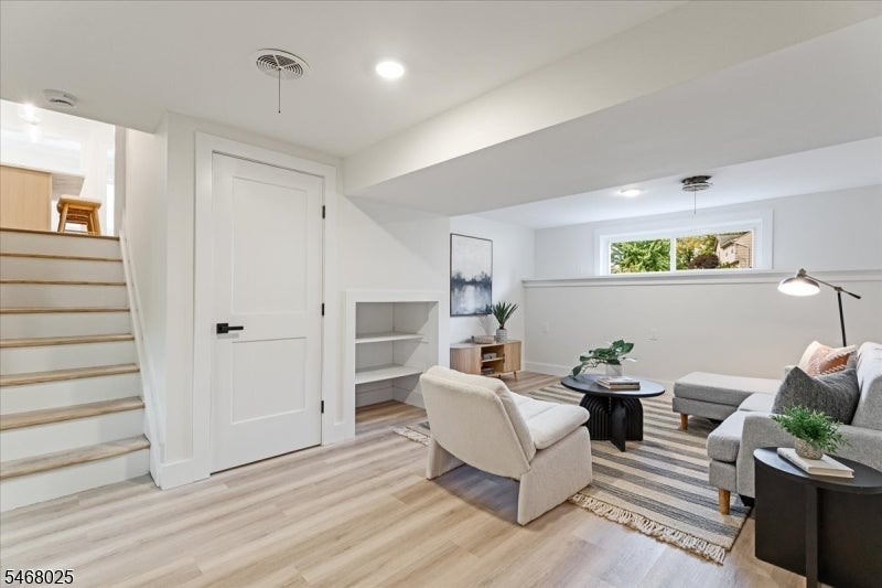 50 Brookside Ave