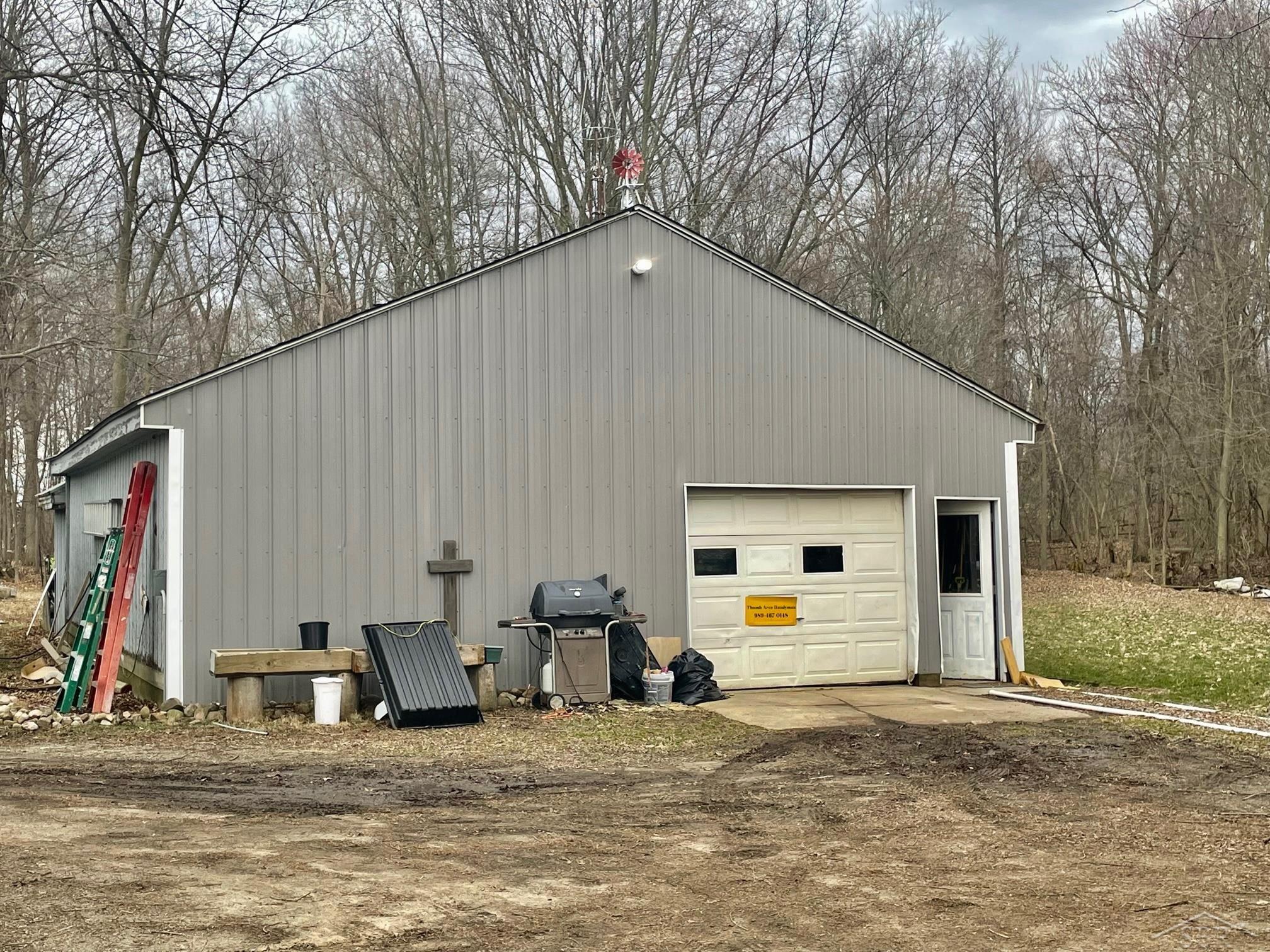 295 W Burns Line Rd