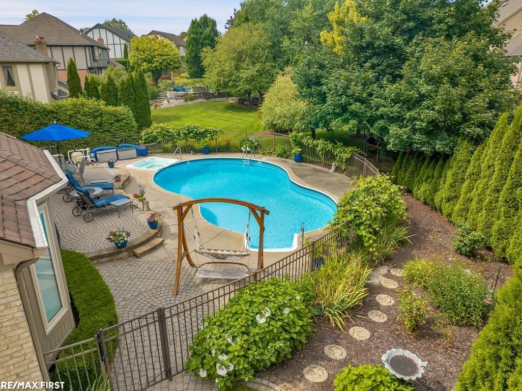 54310 Ridgeview Drive