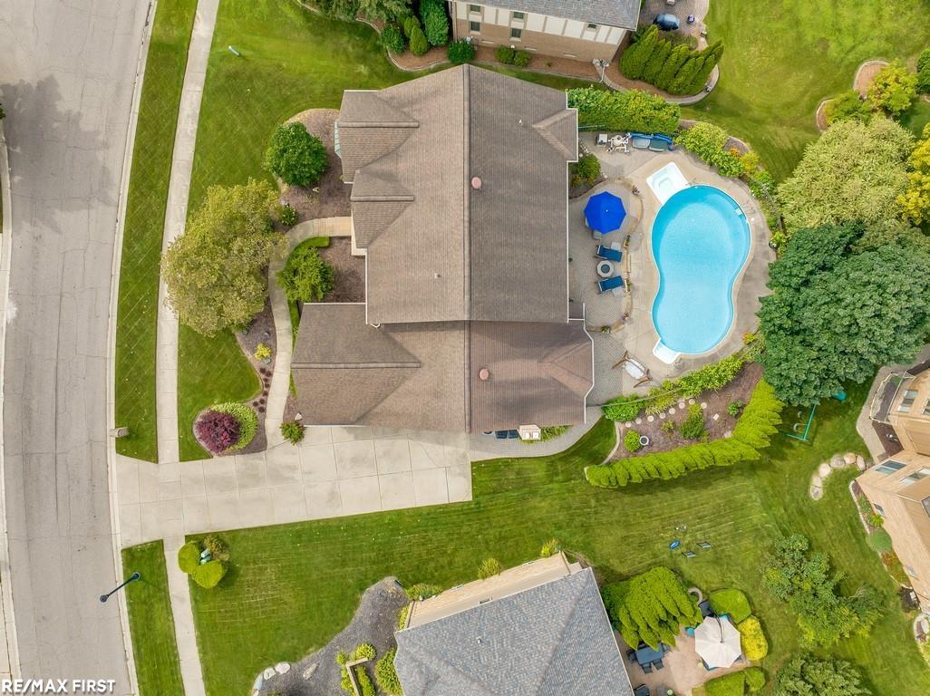 54310 Ridgeview Drive