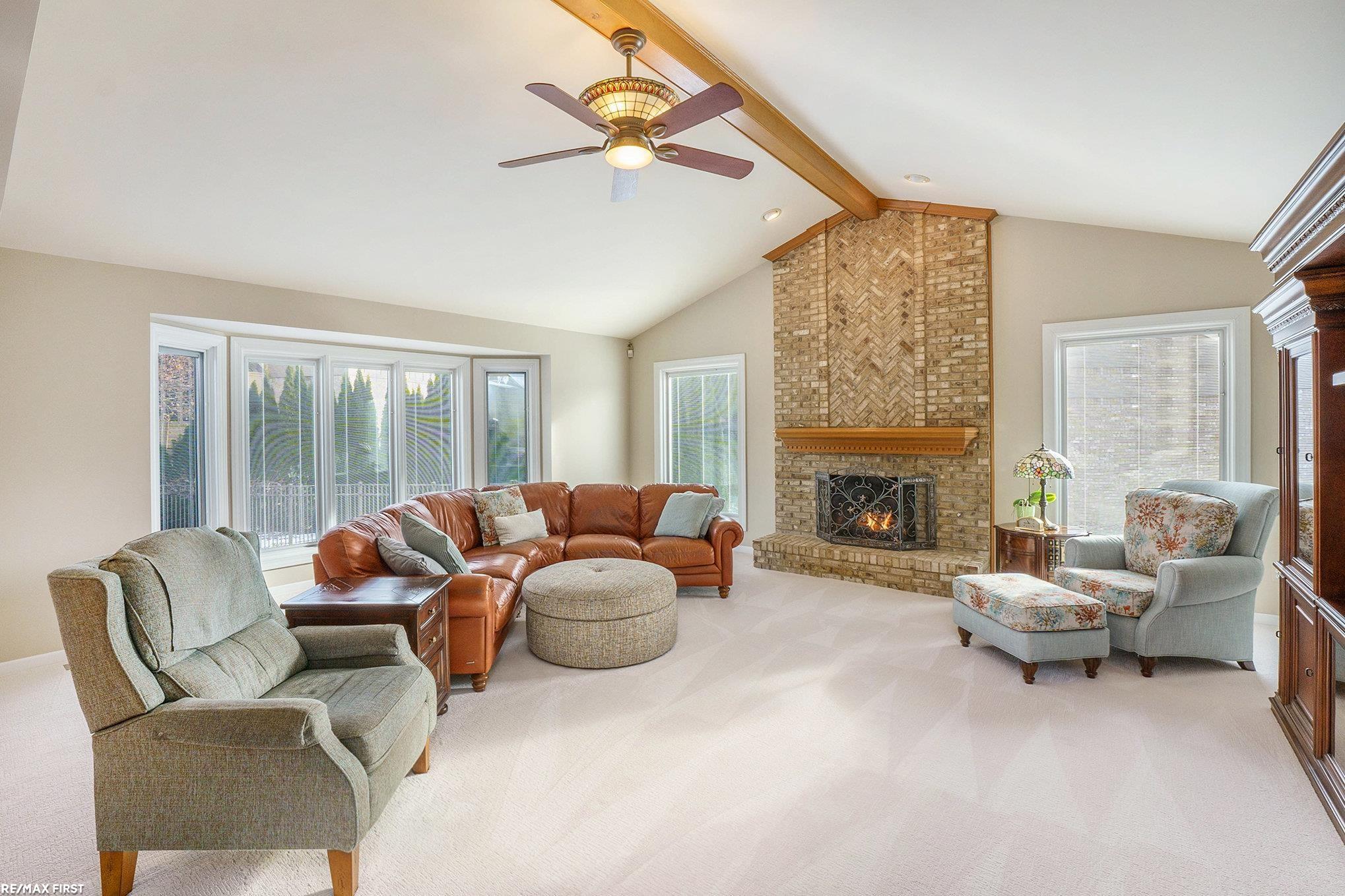 54310 Ridgeview Drive