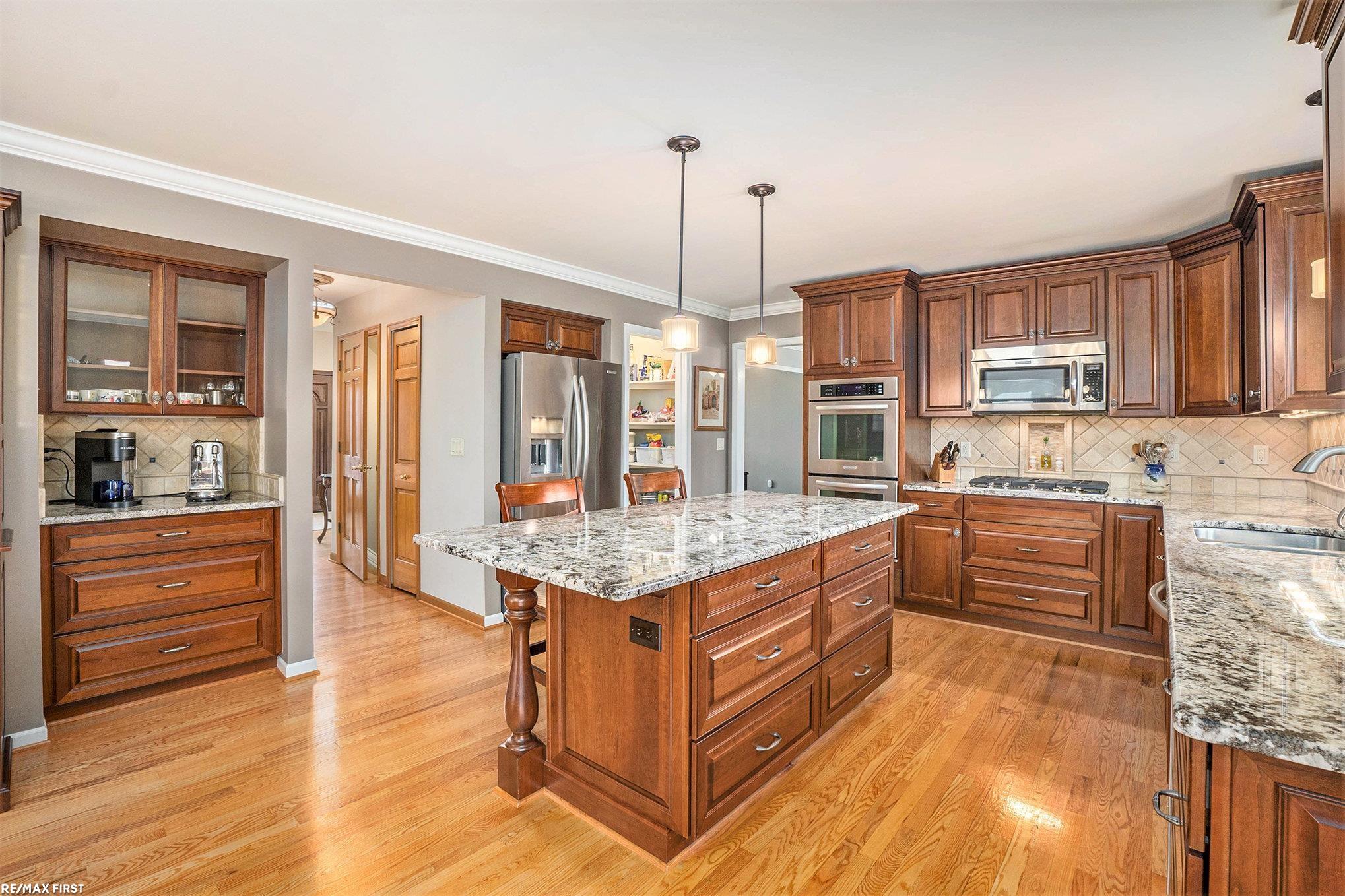 54310 Ridgeview Drive