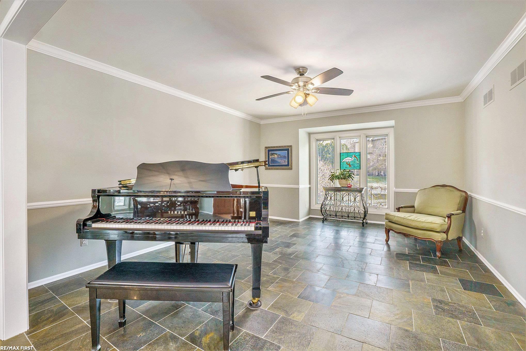 54310 Ridgeview Drive