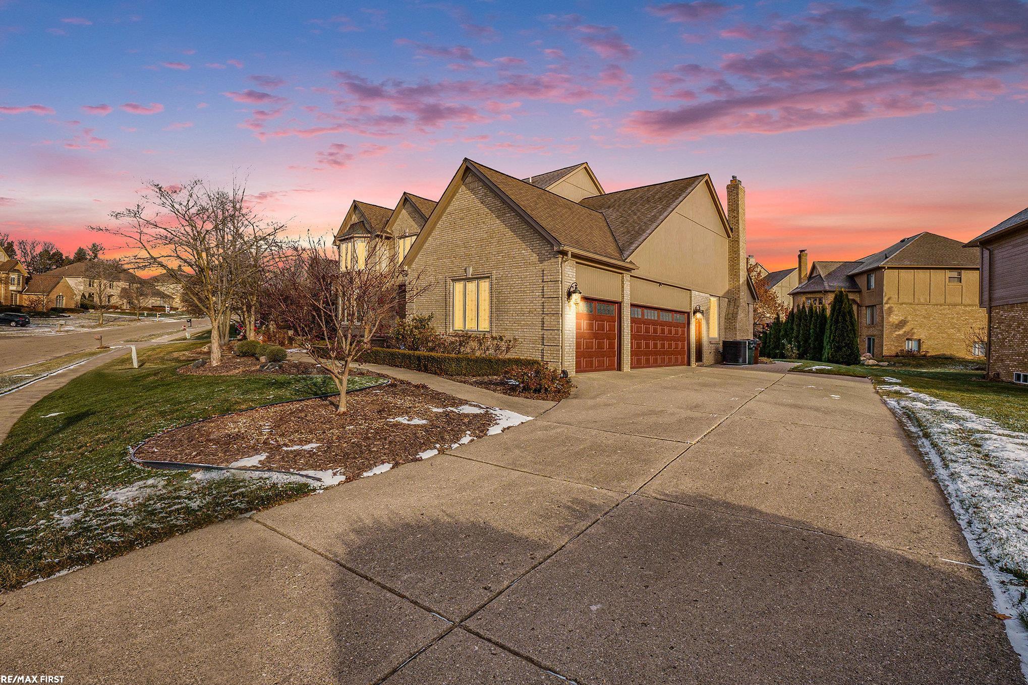 54310 Ridgeview Drive