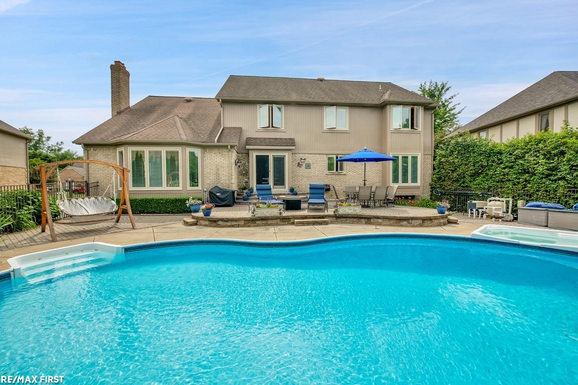 54310 Ridgeview Drive