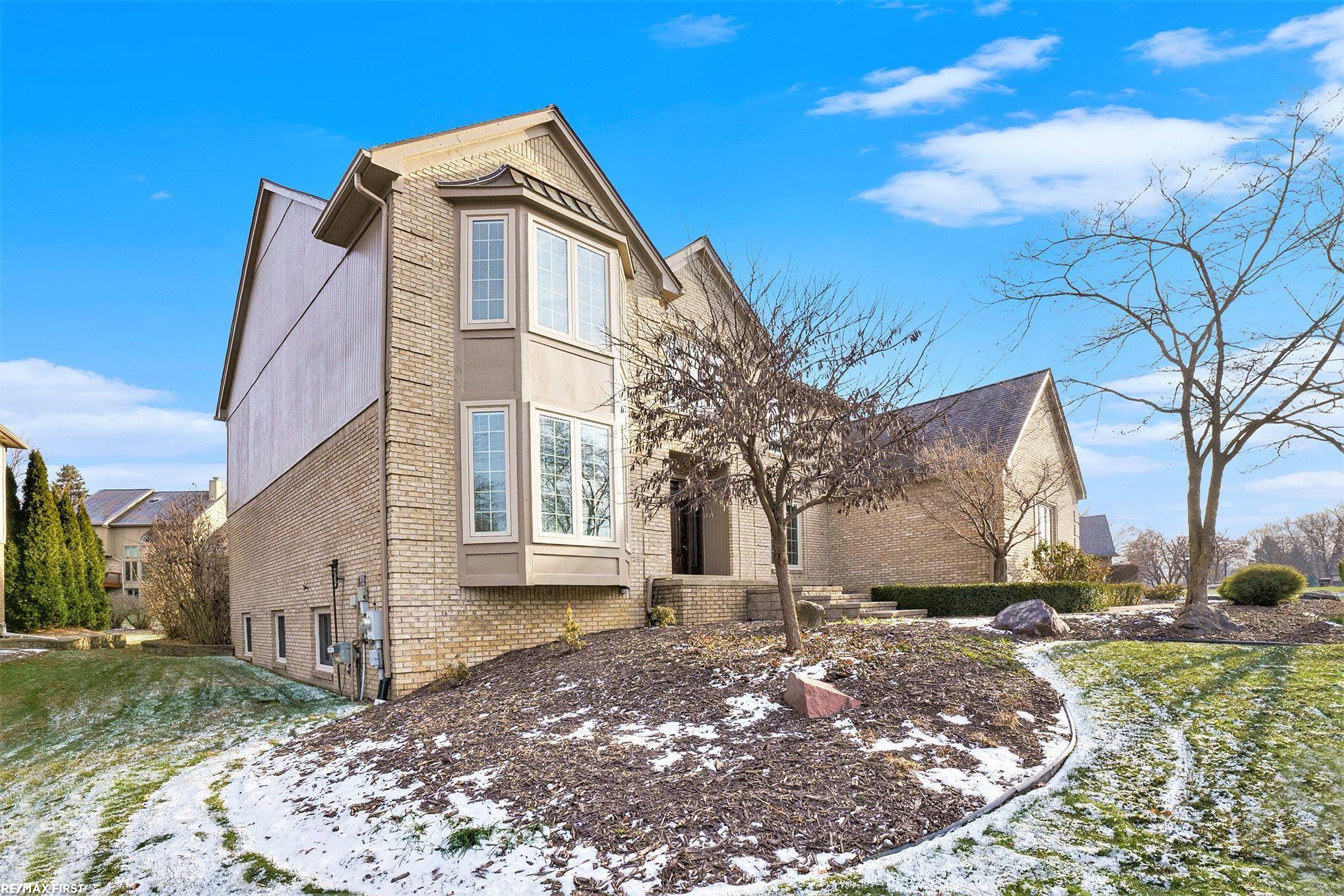54310 Ridgeview Drive