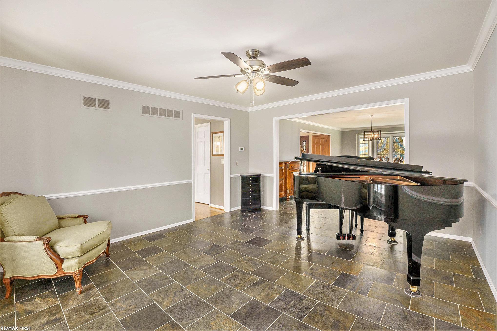 54310 Ridgeview Drive