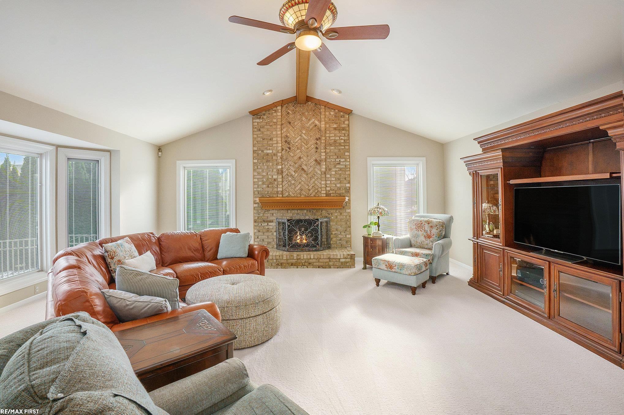 54310 Ridgeview Drive