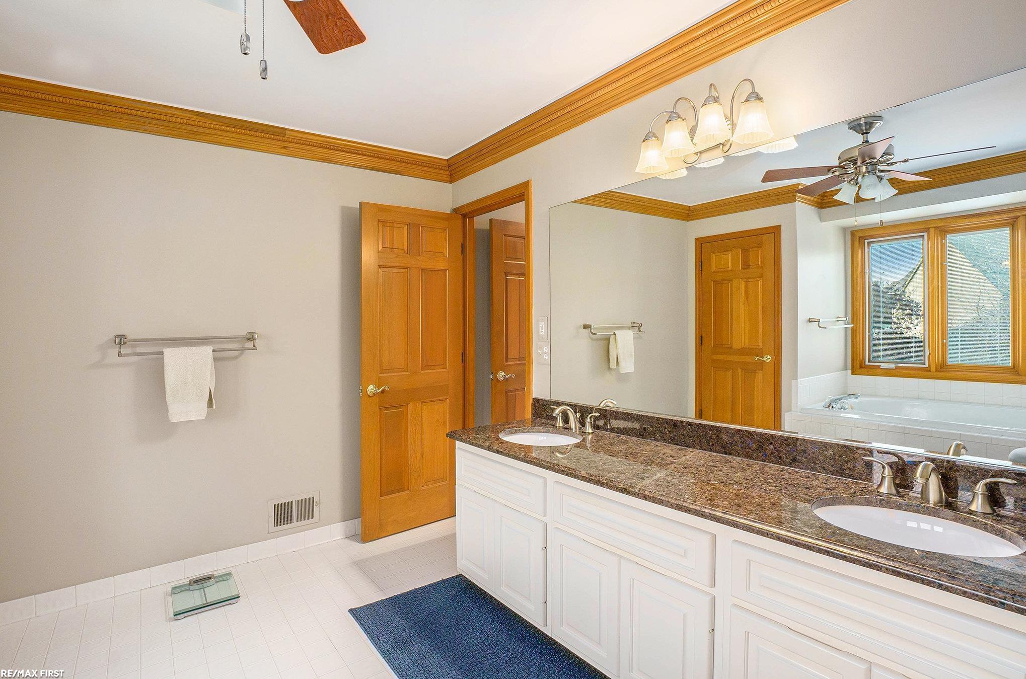 54310 Ridgeview Drive