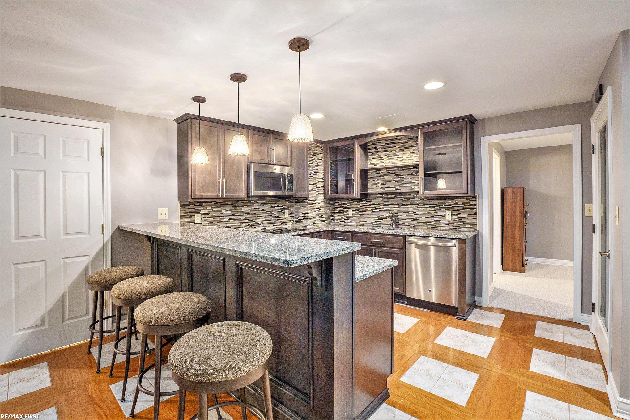 54310 Ridgeview Drive