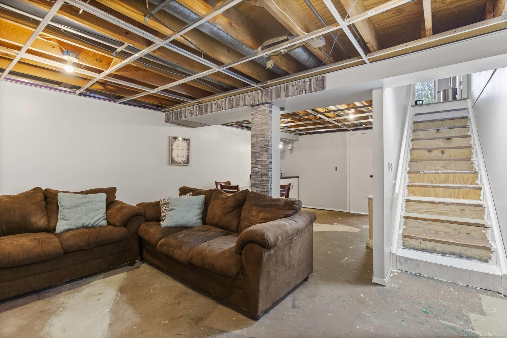 141 Floral Avenue