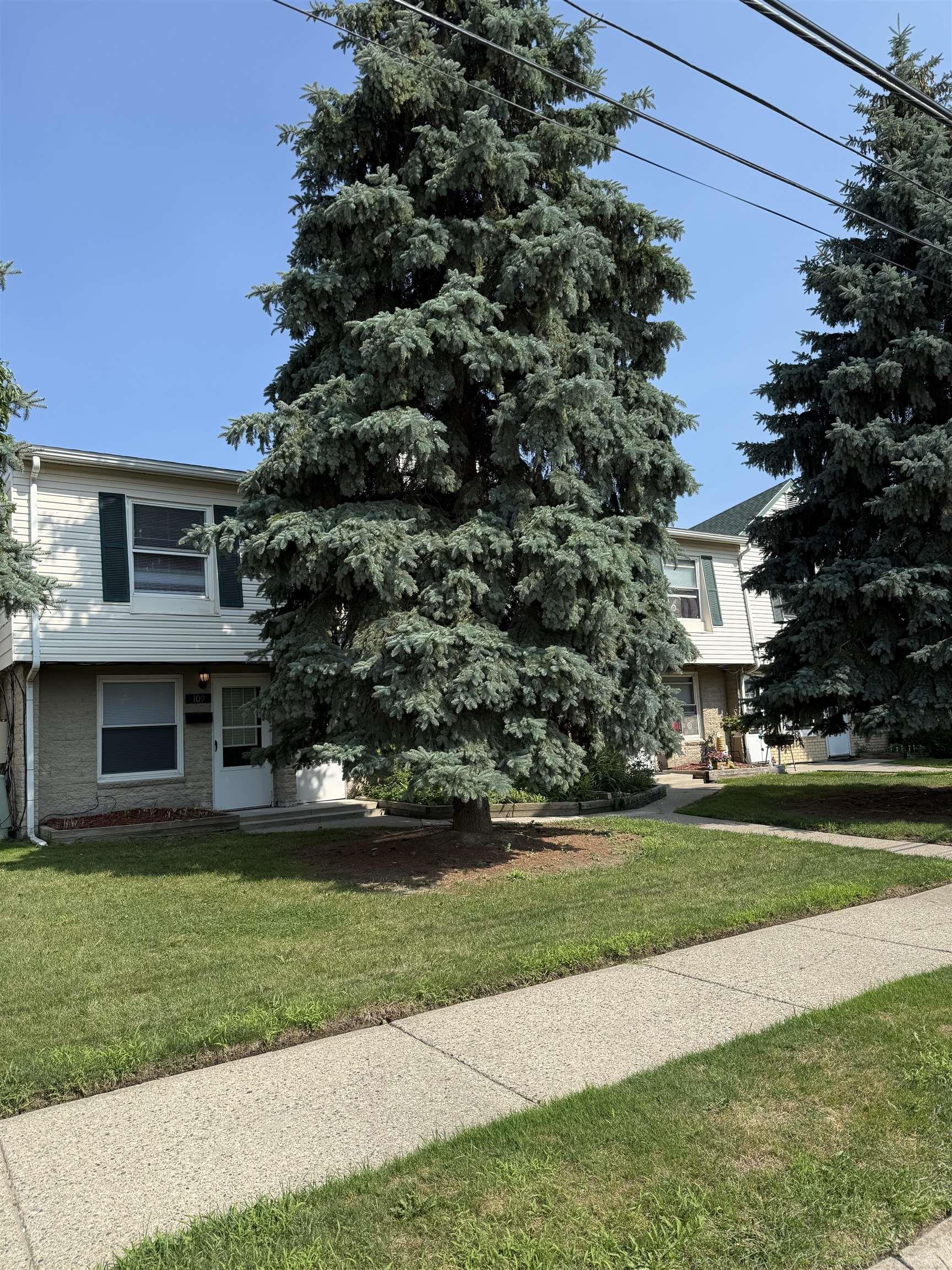 109 Floral Avenue