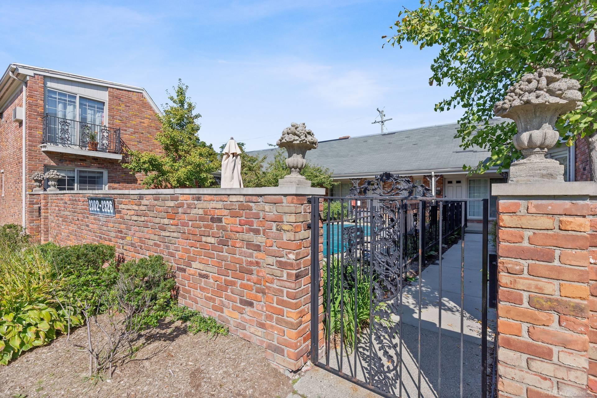 2306 14 Mile Road