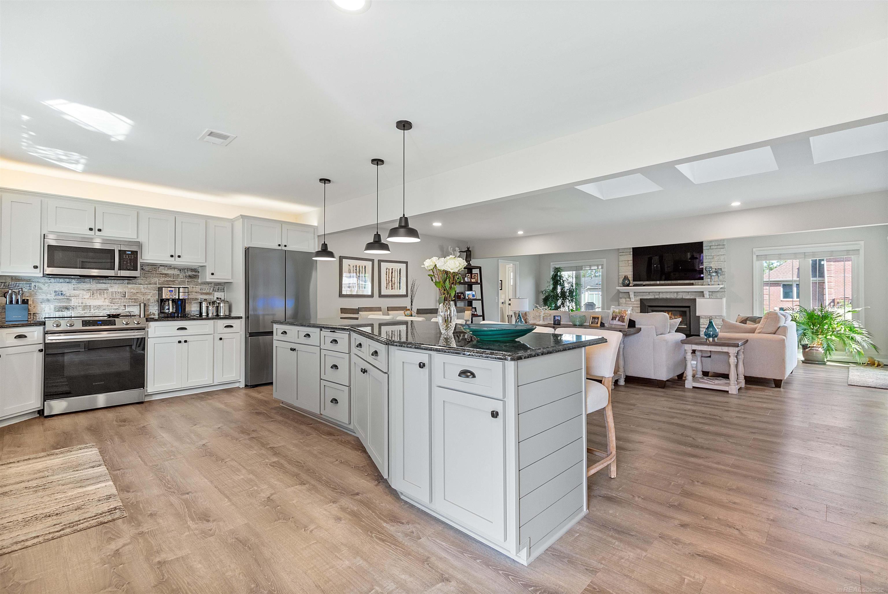 38098 Seaway Court