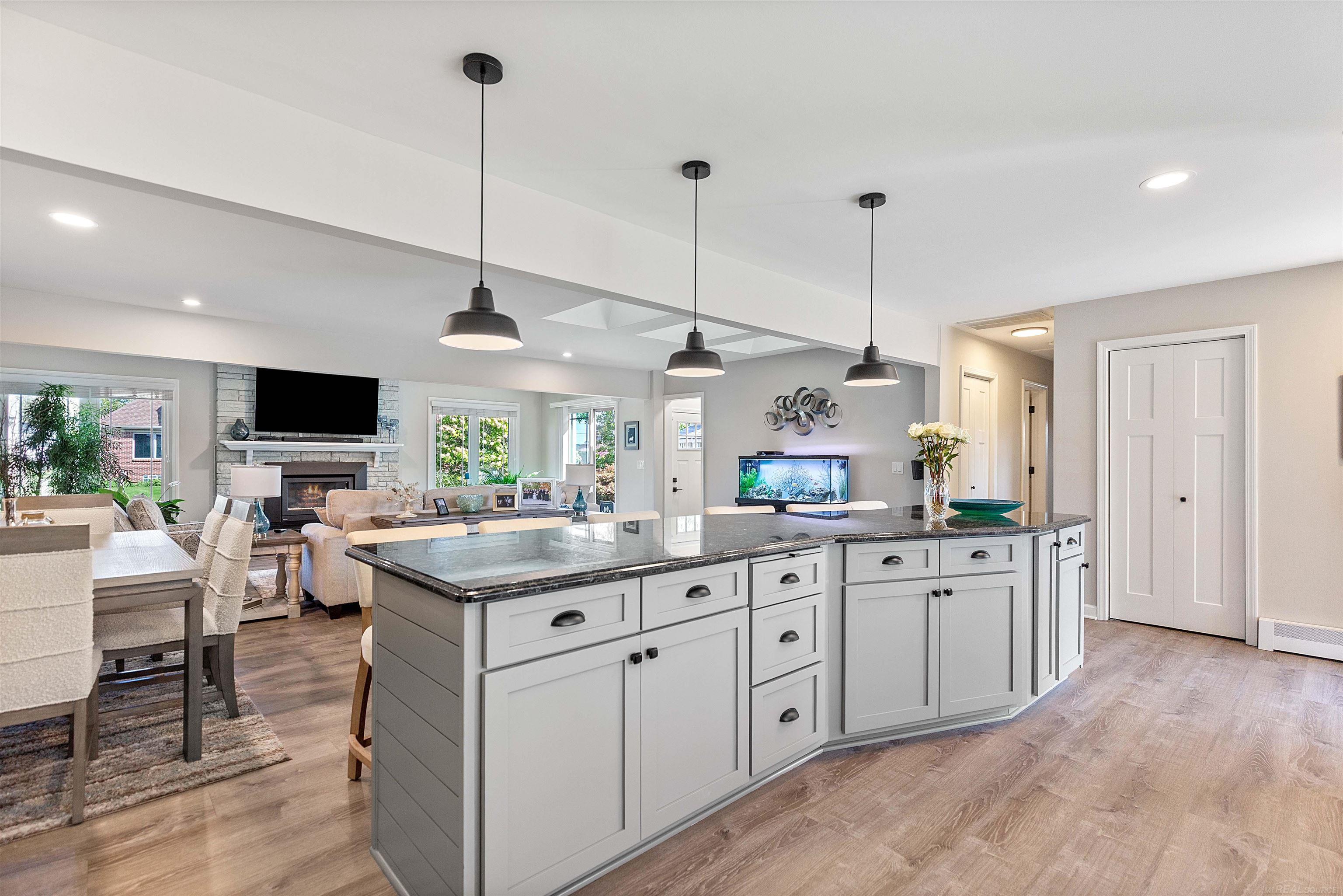 38098 Seaway Court