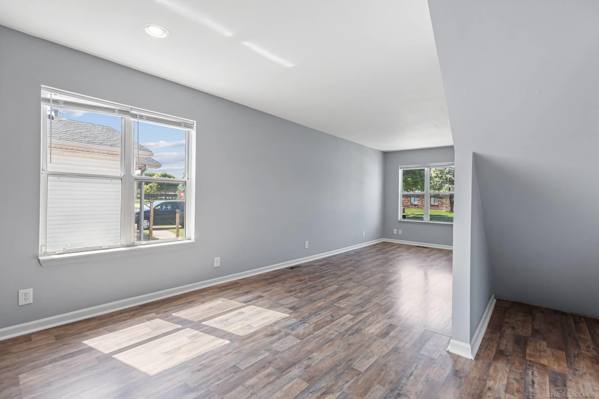 29920 Pinehurst Street