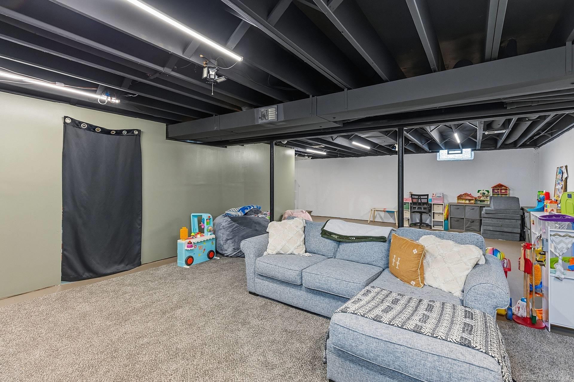 38604 Lanse Creuse Street