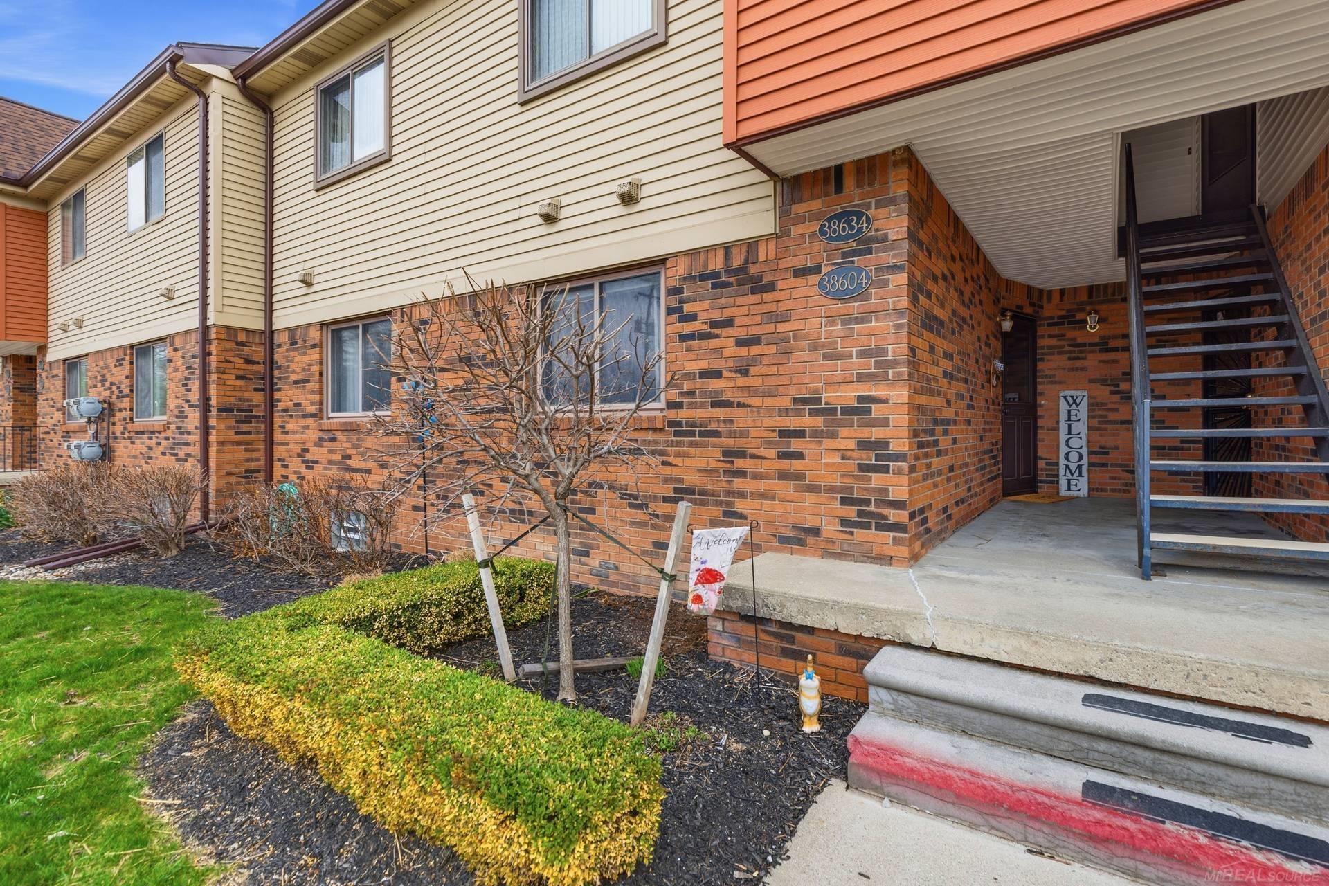 38604 Lanse Creuse Street