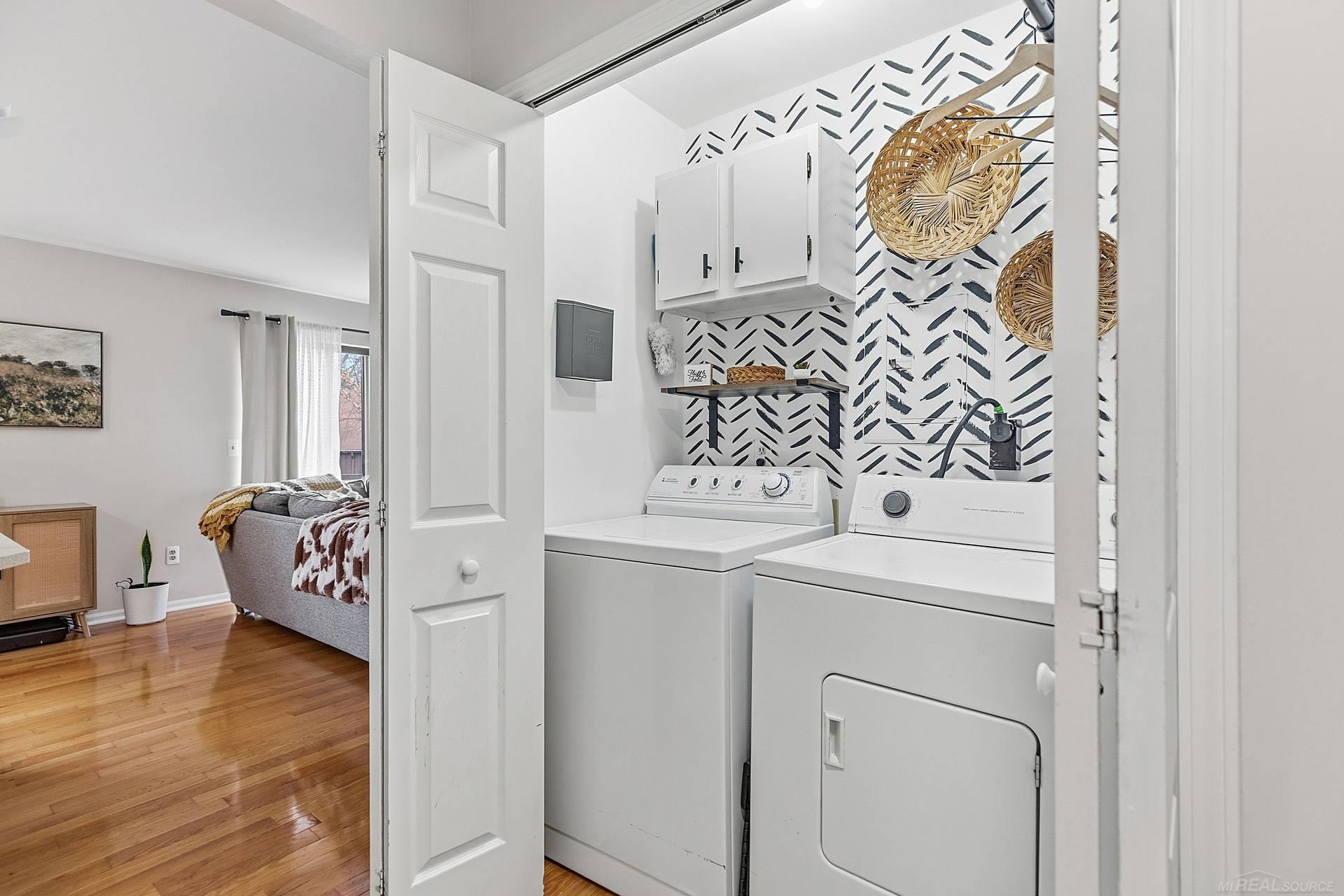 38604 Lanse Creuse Street