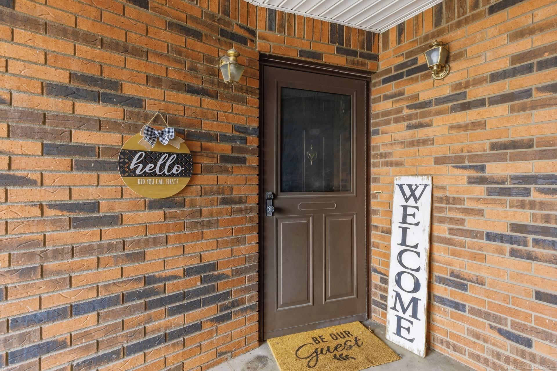 38604 Lanse Creuse Street