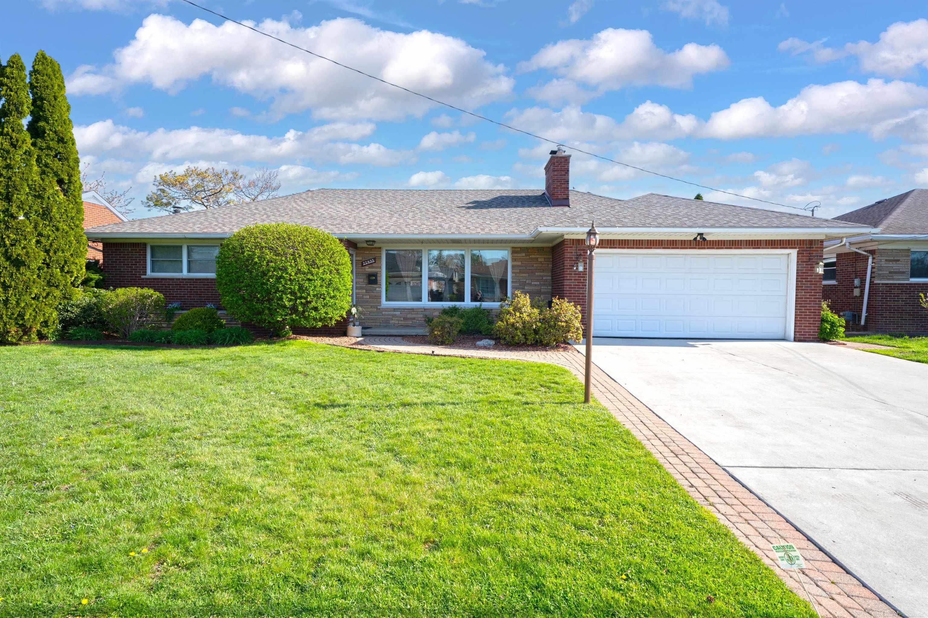 22435 Lakecrest Street