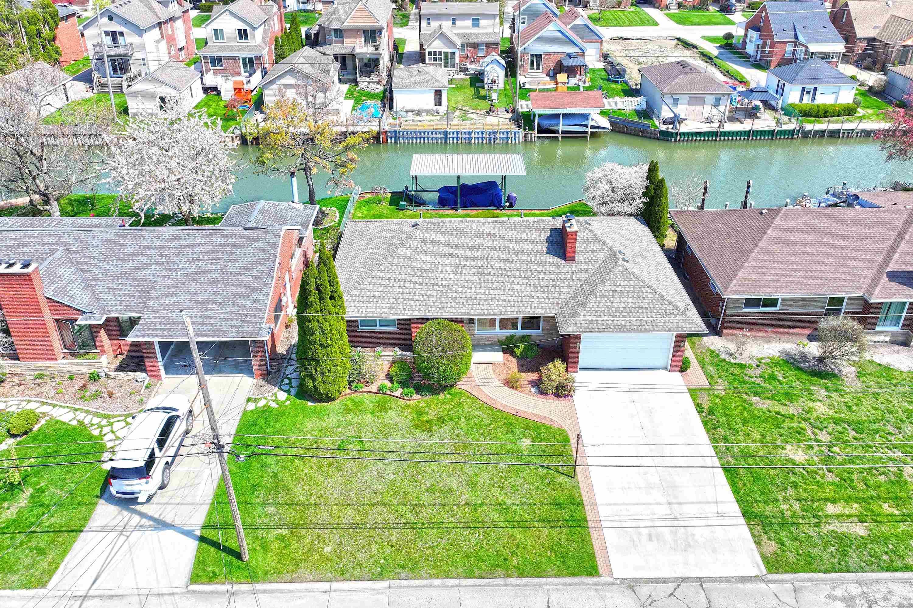 22435 Lakecrest Street