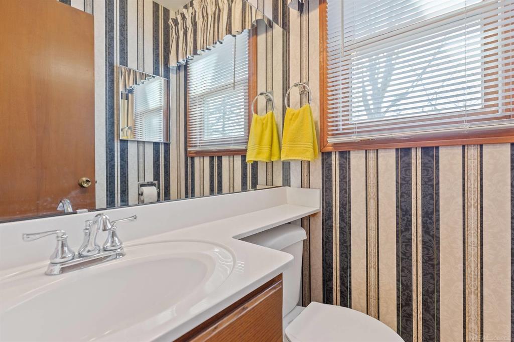 8368 E Lippincott Blvd