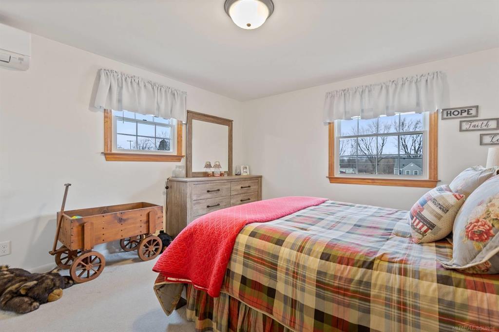 8368 E Lippincott Blvd