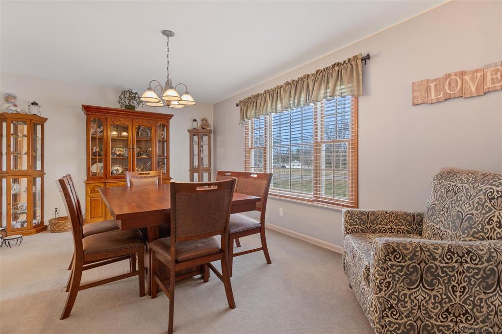 8368 E Lippincott Blvd