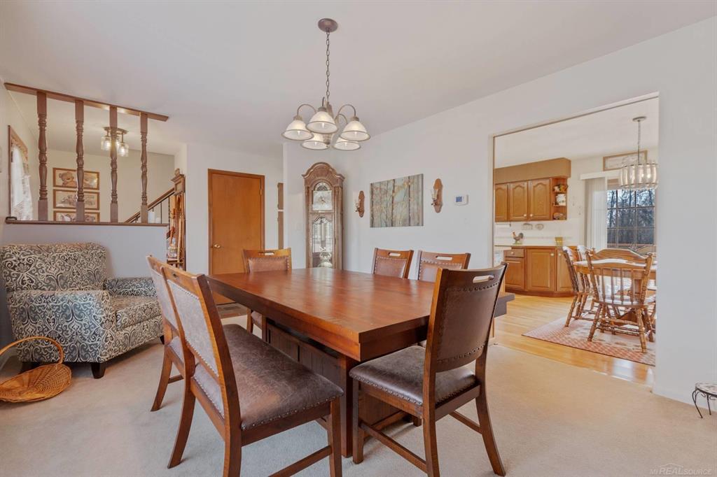 8368 E Lippincott Blvd