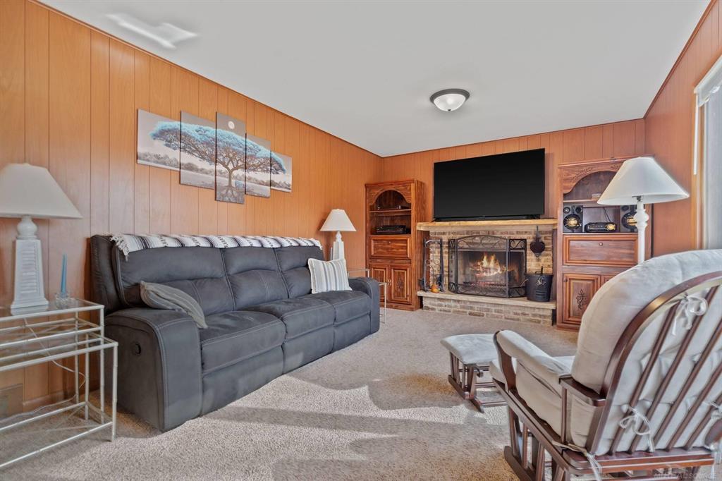 8368 E Lippincott Blvd