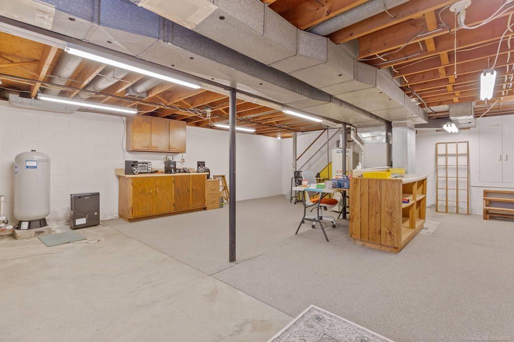 8368 E Lippincott Blvd