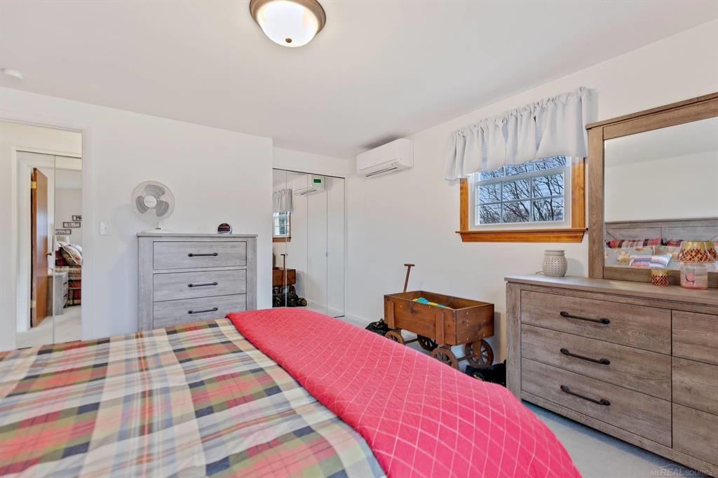 8368 E Lippincott Blvd