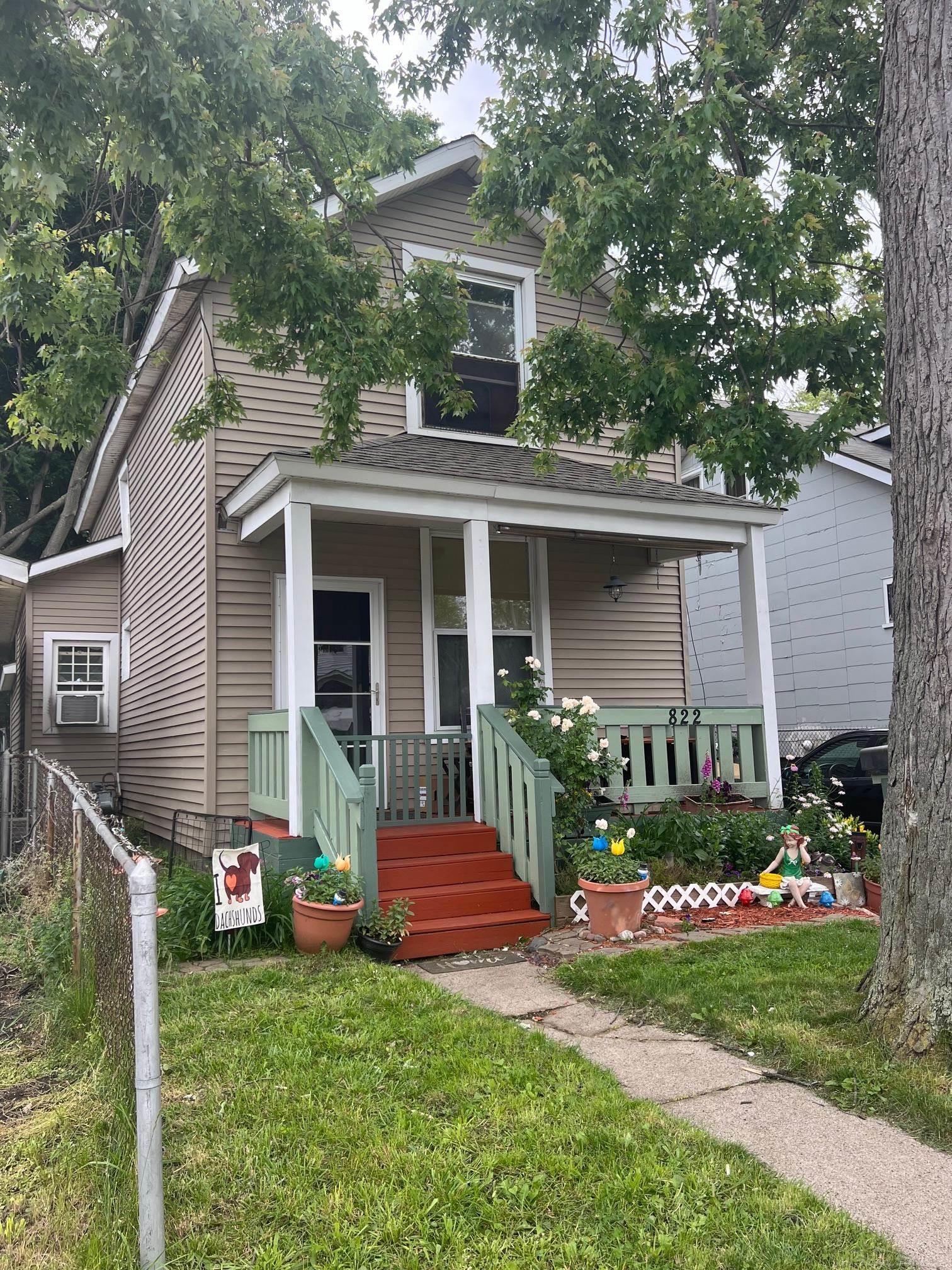 822 St. Clair Street