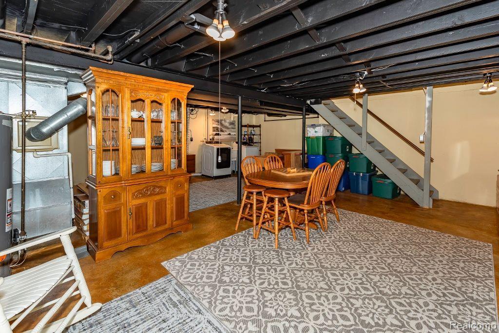 7990 Meadowview Court