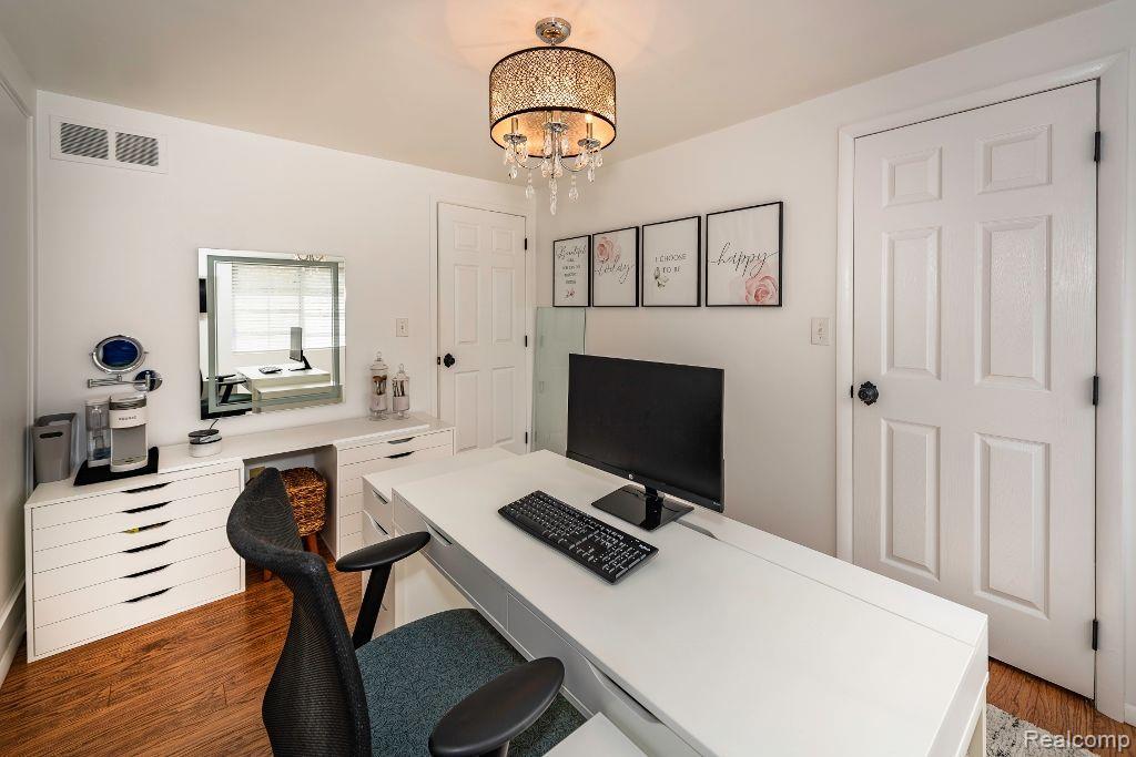 7990 Meadowview Court