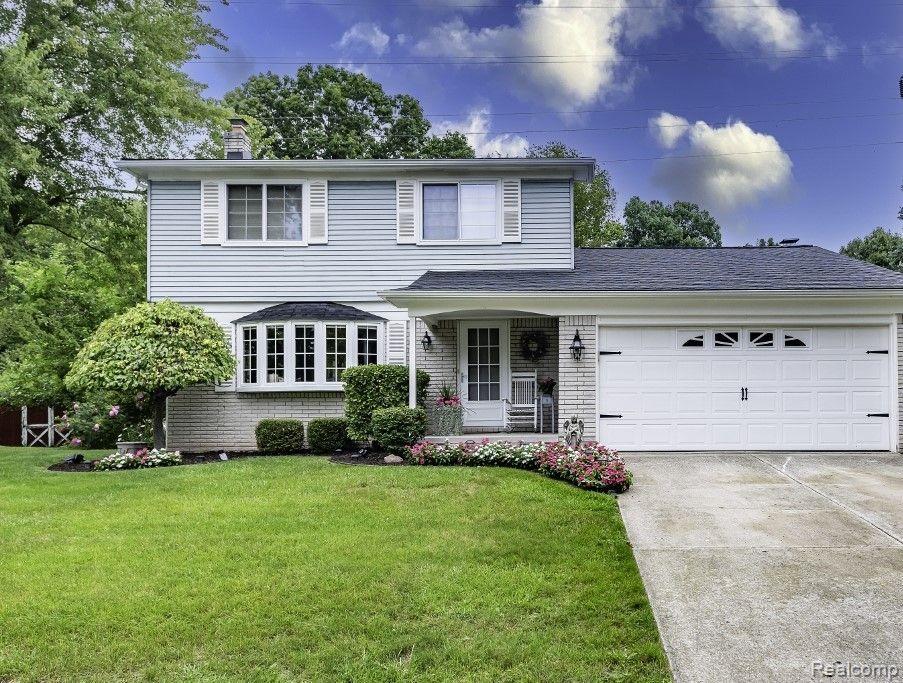 7990 Meadowview Court