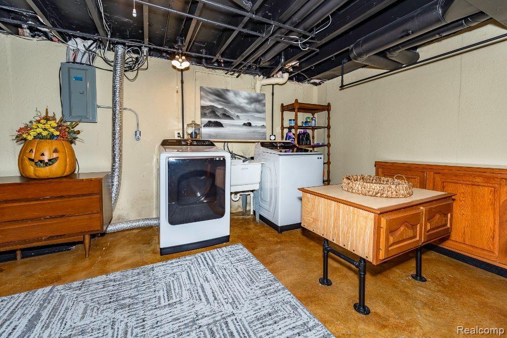 7990 Meadowview Court