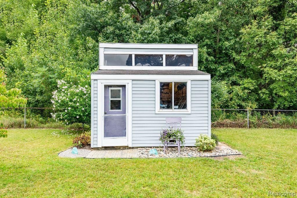 7990 Meadowview Court