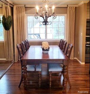 7990 Meadowview Court