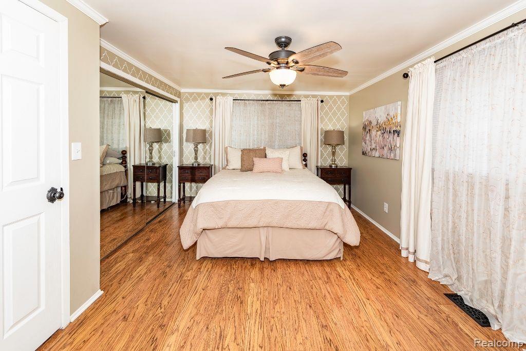 7990 Meadowview Court