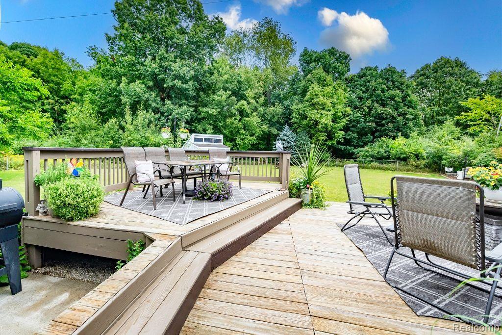 7990 Meadowview Court