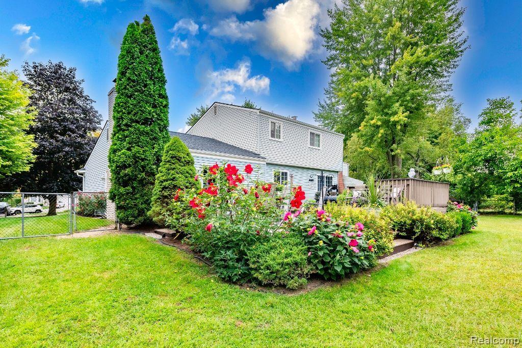 7990 Meadowview Court