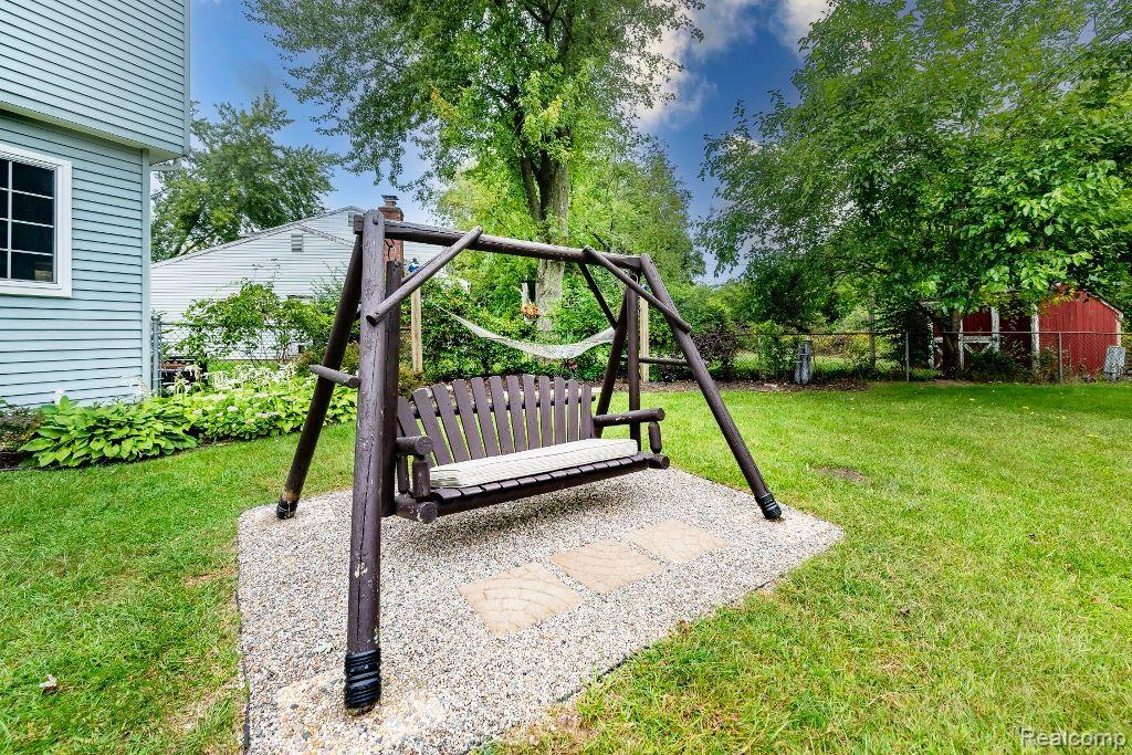 7990 Meadowview Court