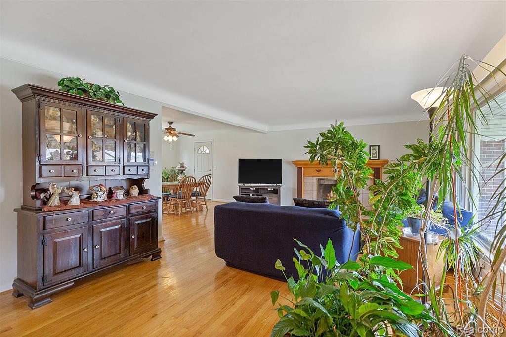 22760 Linwood Avenue