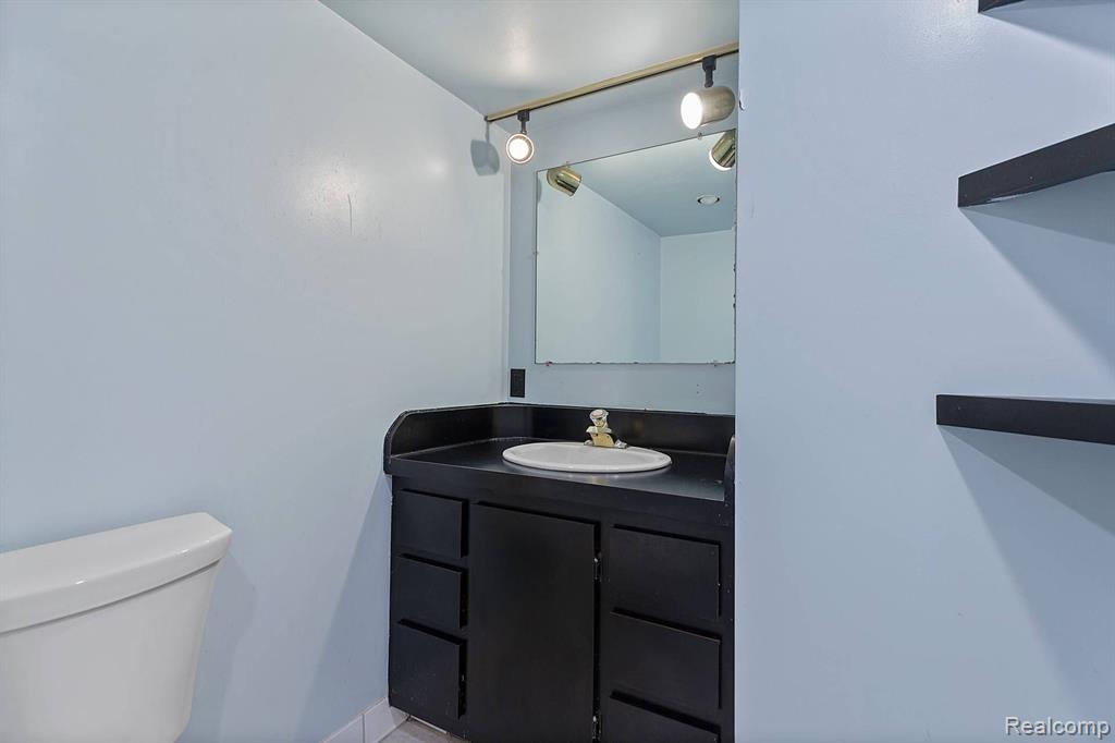 22760 Linwood Avenue