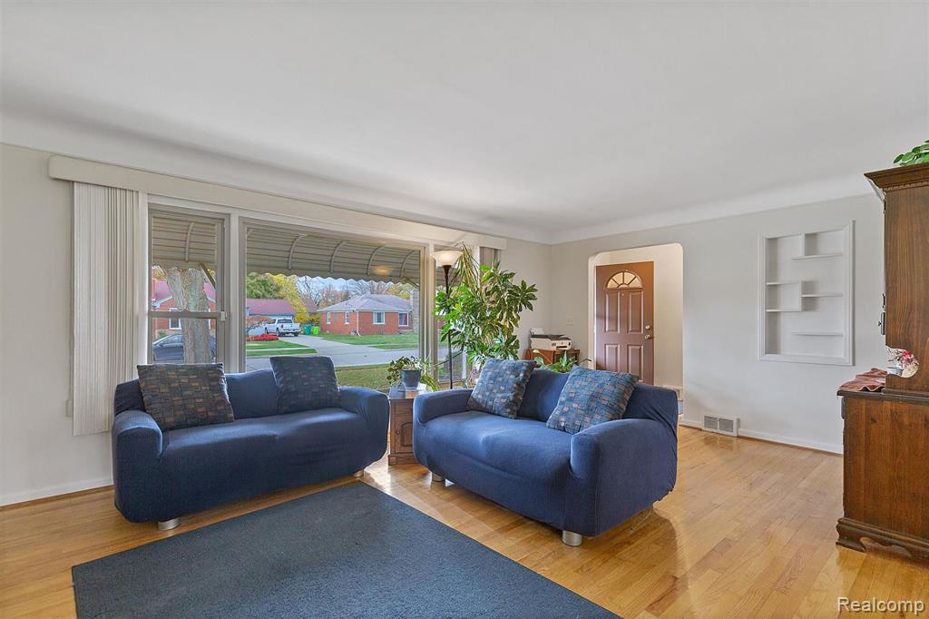 22760 Linwood Avenue